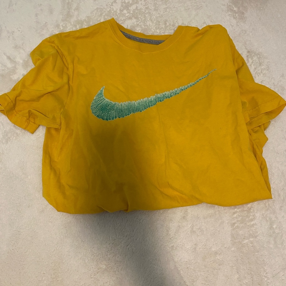 Nike men’s Yellow T-Shirt
